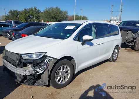 2023 Chrysler Pacifica Touring L z USA, uszkodzony, nr VIN 2C4RC1BG0PR525087